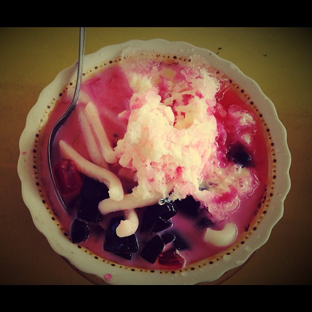 252205_4959588670121_1566225893_n