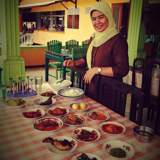 374429_4960608815624_781988999_n